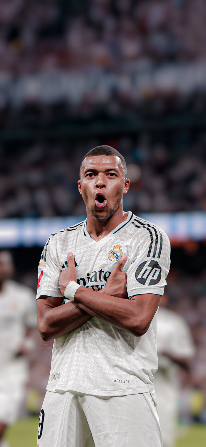 记者：梅西不希望拉波尔塔利用自己，因此回诺坎普没通知巴萨（记者称梅西为避免被拉波尔塔借势，重返诺坎普未提前告知巴萨）