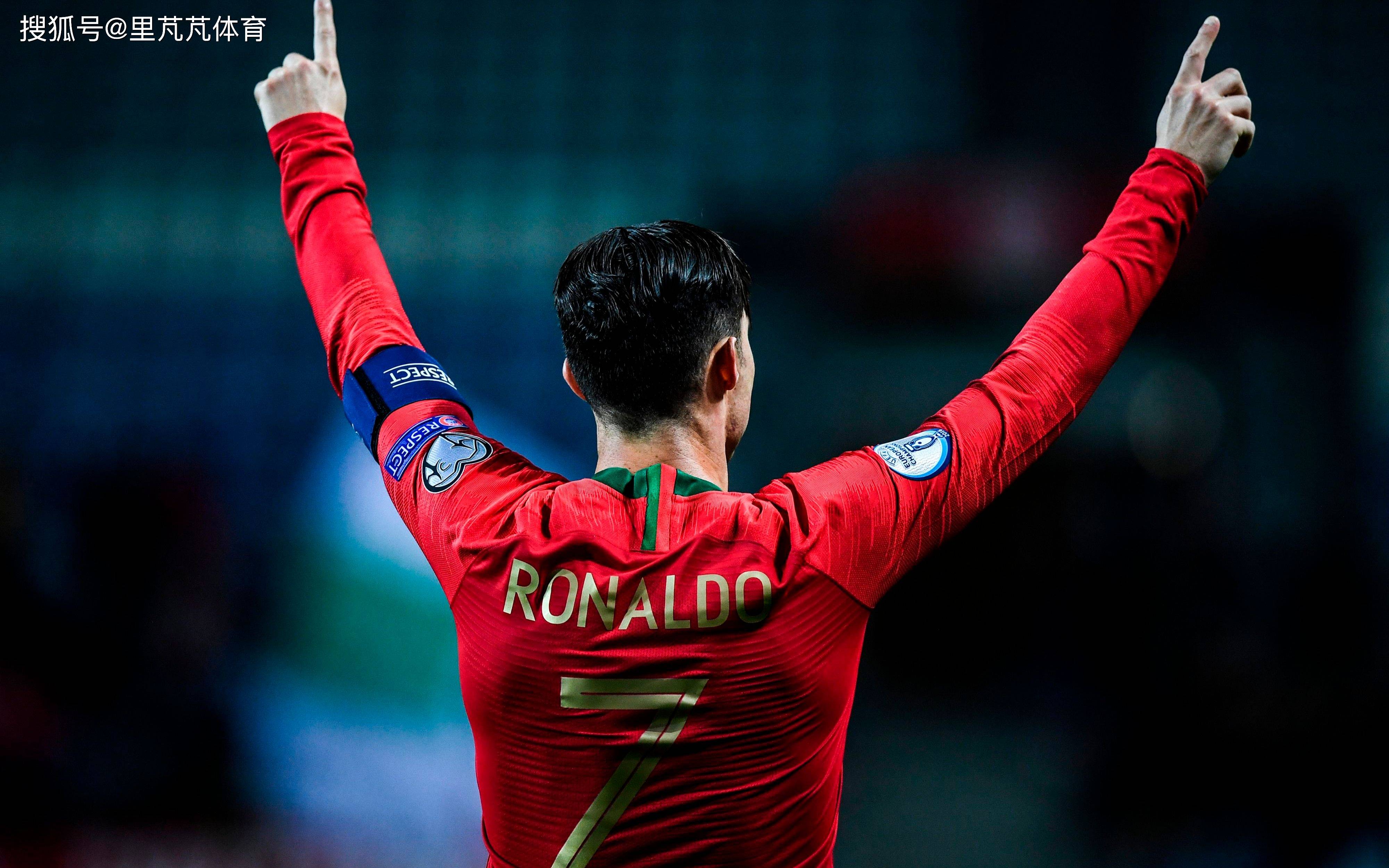 欧冠球员表现评析：C罗连续进球,（欧冠球员状态解读：C罗连场破门）