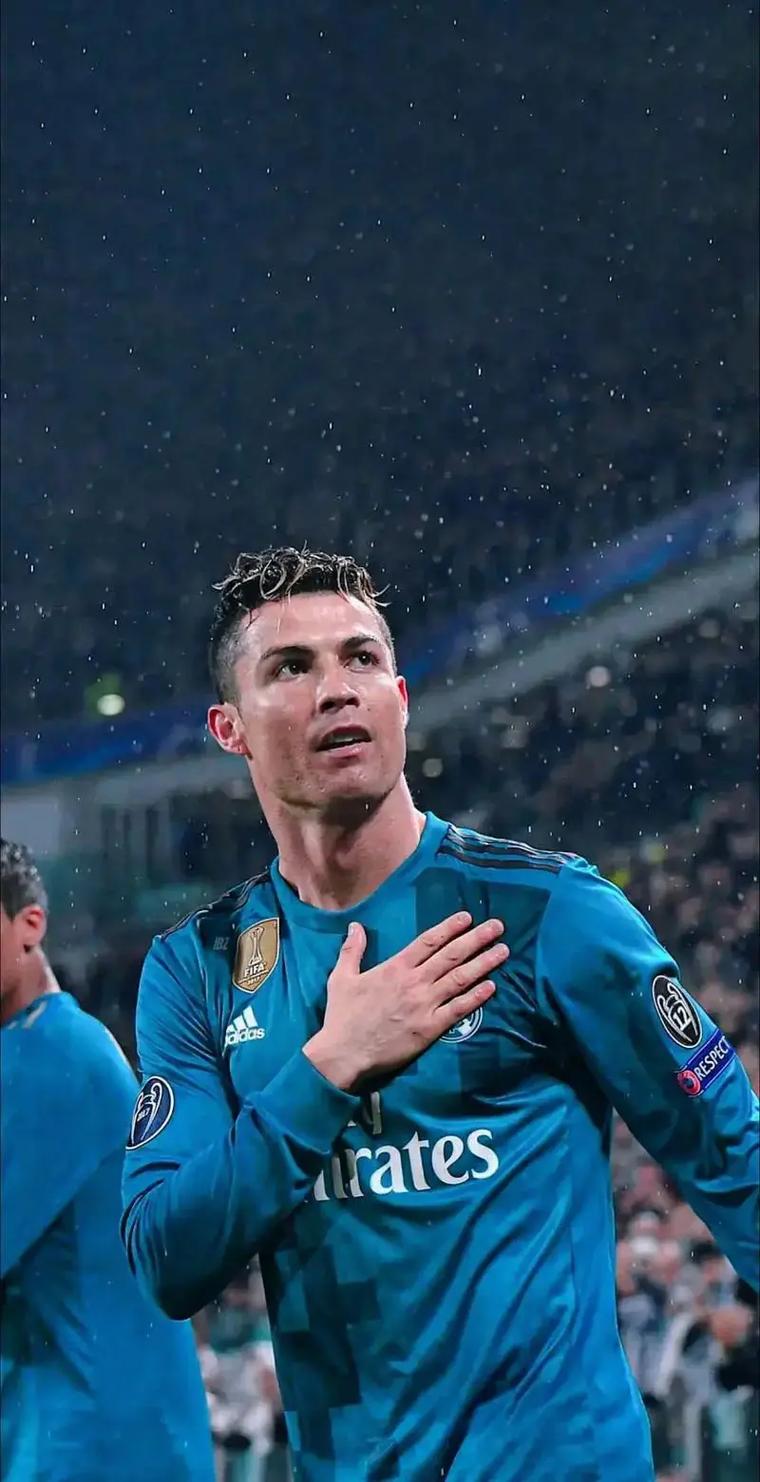 足球报：国安五夺足协杯冠军，憋屈半年终于可以痛快一回（足球报：国安第五次问鼎足协杯，憋闷半年终得痛快）