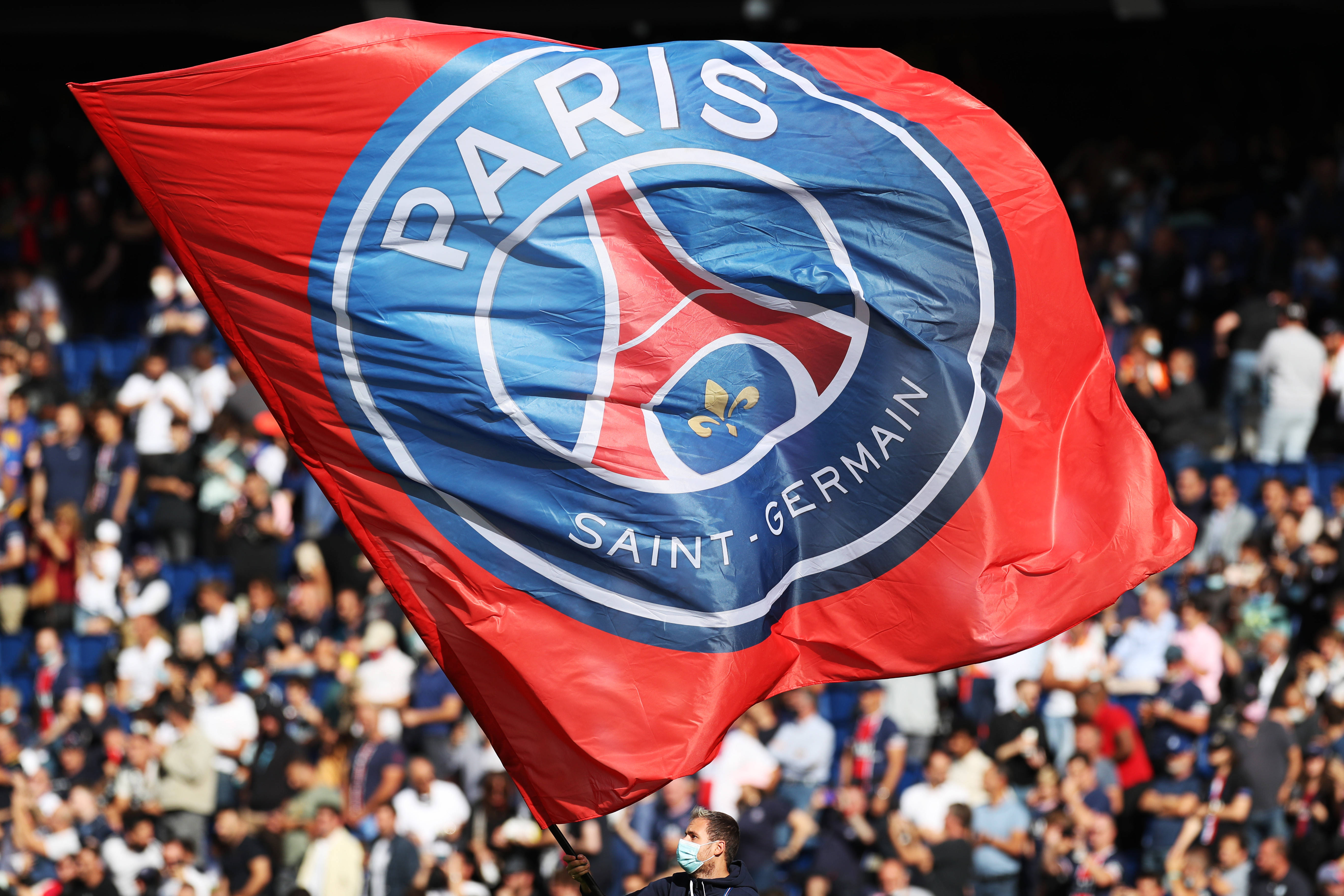 超越老穆勒！凯恩成为德甲历史上最快达成十次帽子戏法的球员（凯恩破老穆勒纪录，成德甲最快达成10次帽子戏法者）