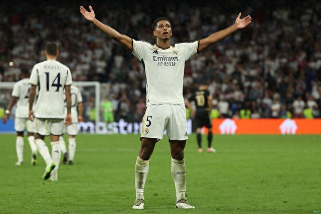 剑南春｜米兰1-0拉齐奥暂登顶，莱奥制胜，托莫里献助攻（剑南春｜莱奥破门助米兰1-0小胜拉齐奥暂登榜首，托莫里送助攻）