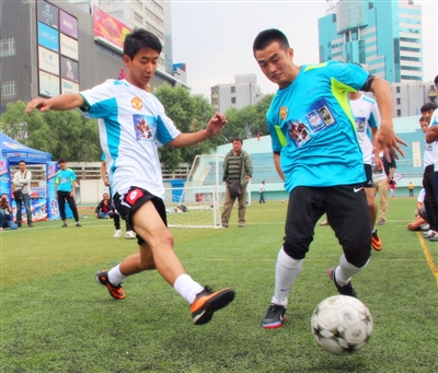中超：山东泰山主场2-0完胜青岛队（中超：山东泰山主场2-0击退青岛队）