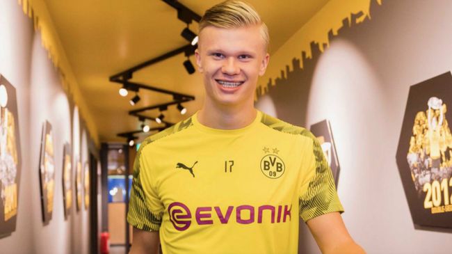 海港是第三支实现国内顶级联赛三连冠的球队，前两支现已解散（海港成史上第三支国内顶级联赛三连冠球队，前两队均已解散）