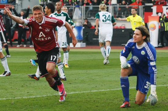 澳超前瞻：喷气机中卫突然离队，麦克阿瑟客场表现不俗（澳超前瞻：喷气机突失中卫，麦克阿瑟客场发挥稳定）